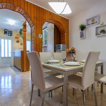 Holiday Villa Anna Primorski Dolac Esterno foto