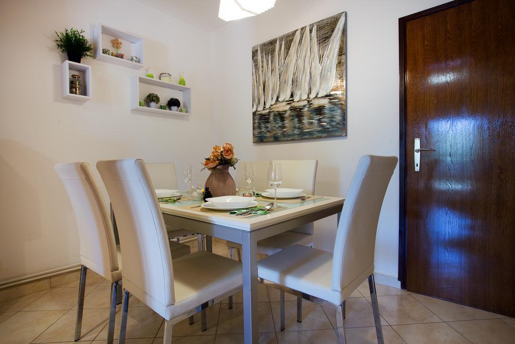 Holiday Villa Anna Primorski Dolac Esterno foto